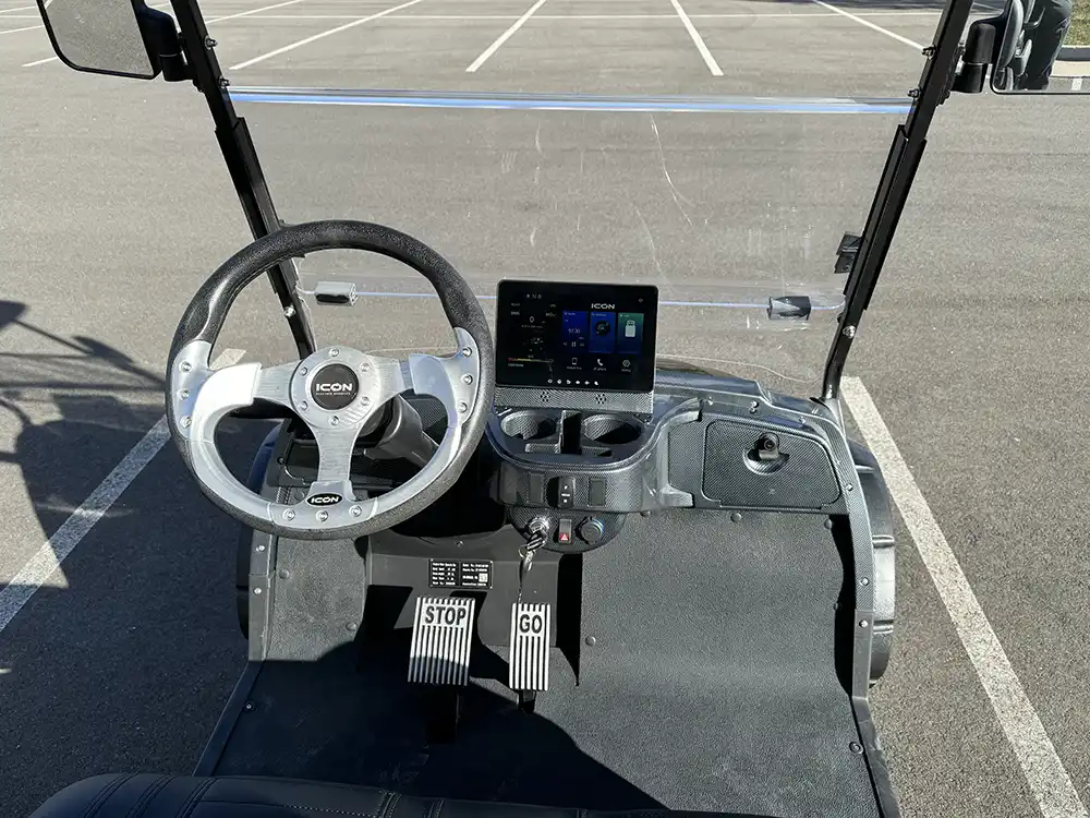 2025 icon i40l golf cart interior dash
