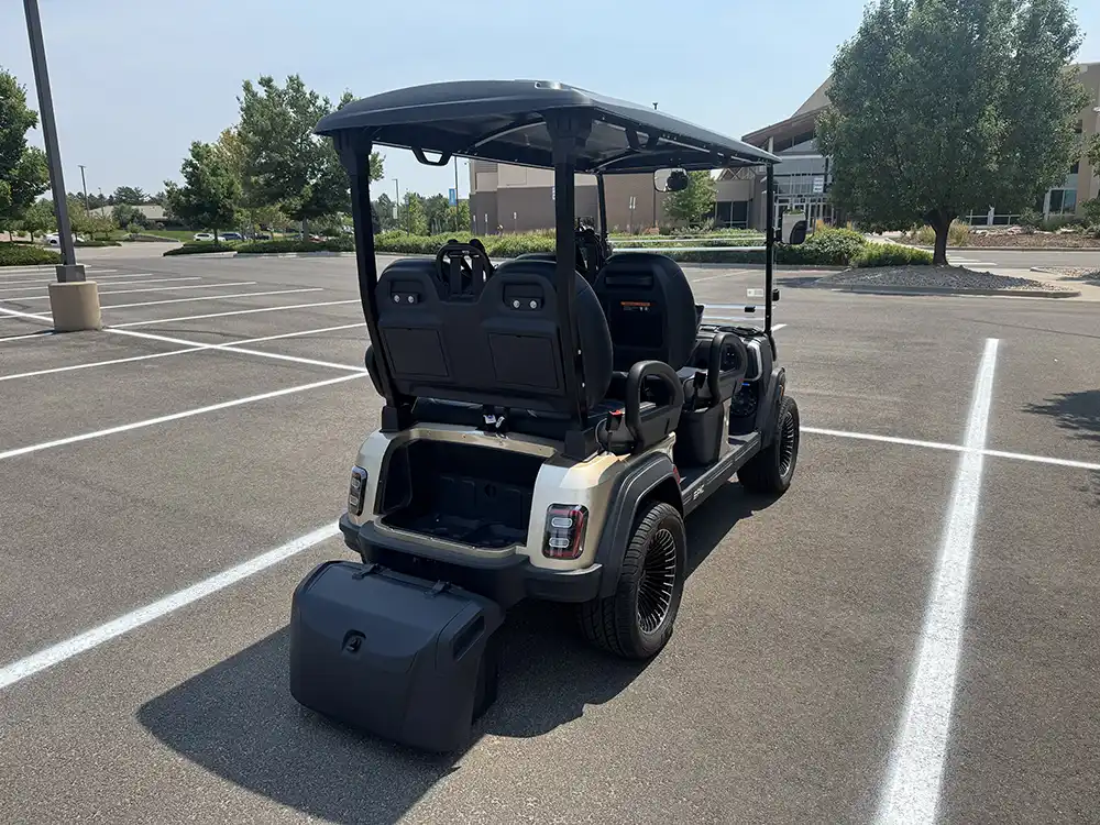 epic e40fx champagne rear storage