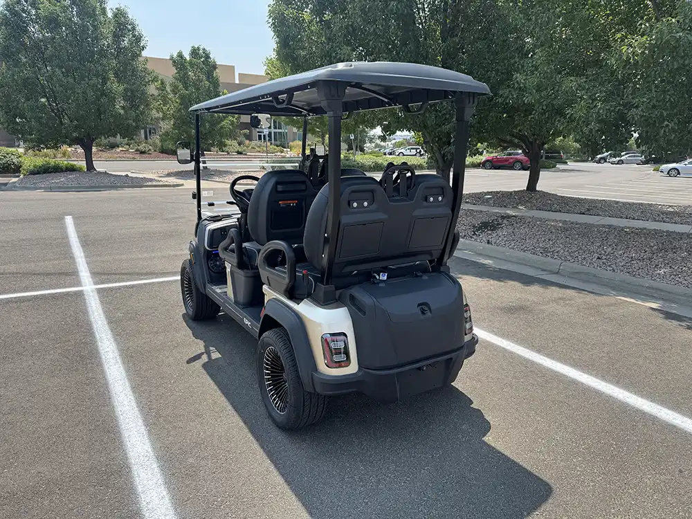 epic e40fx champagne rear view